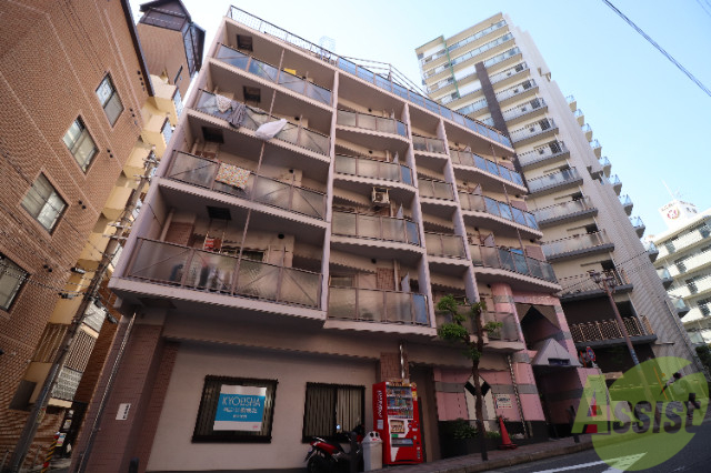 建物外観　シャープなデザインが印象的な洗練の住まい