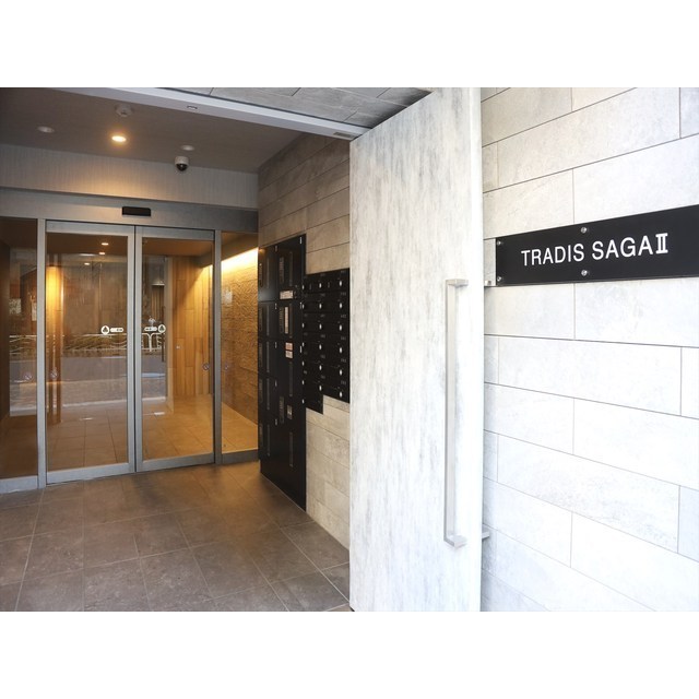 エントランス　ゆとりのあるエントランスです