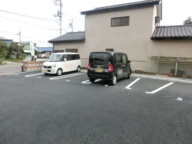 駐車場　敷地内の駐車場もあります。