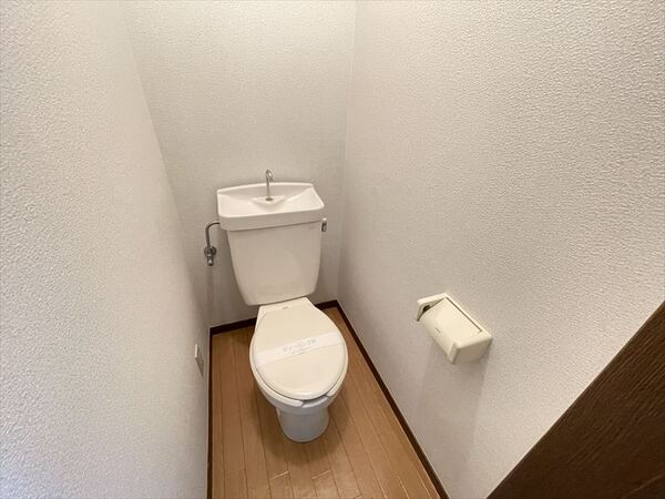 トイレ　独立型のトイレルーム☆（同一仕様写真）