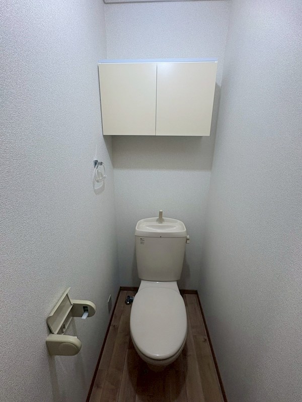 トイレ　トイレ独立で毎日を清潔に。湿気も気にならず、心地よい空間。