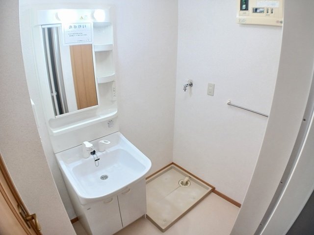 洗面設備　使いやすい洗面所です