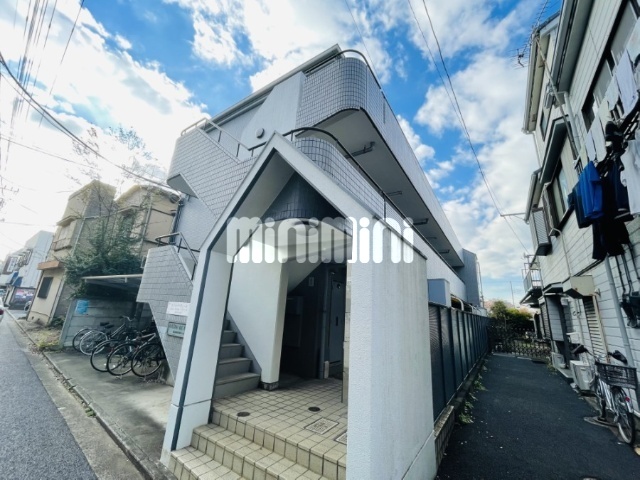 建物外観　閑静な住宅街にあるマンションタイプの建物♪