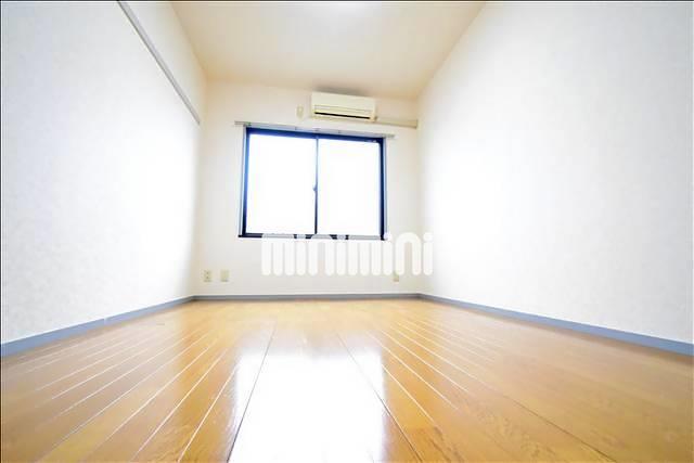 居室・リビング　キレイなフローリングのお部屋です☆
