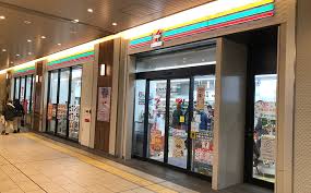 コンビニ　セブンイレブン ハートインJR桃谷駅南口店（コンビニ）まで773m