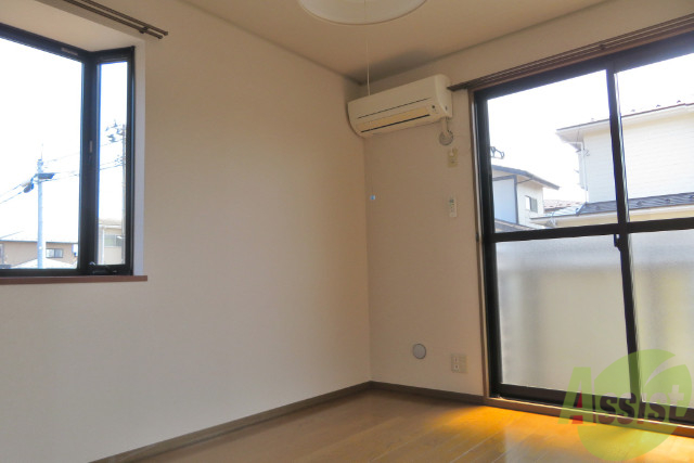 居室・リビング　陽当たりが良く明るい印象のお部屋ですね。