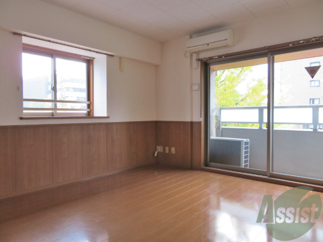 その他部屋・スペース　街路樹の緑がコントラストを生み出しております