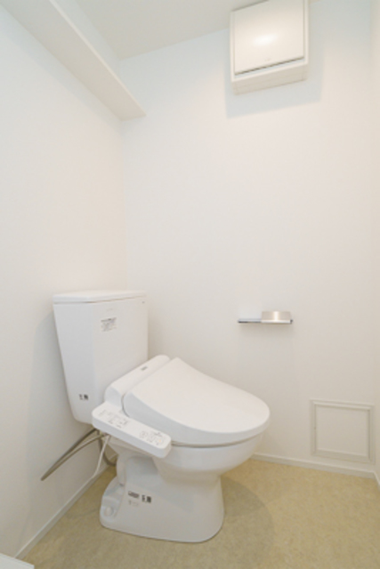 トイレ　※写真は同タイプ住戸です。