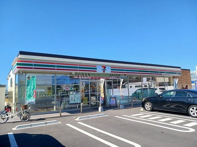 コンビニ　セブンイレブン山西店様（コンビニ）まで700m