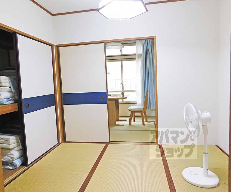 居室・リビング　すぐ住める状態になってます。