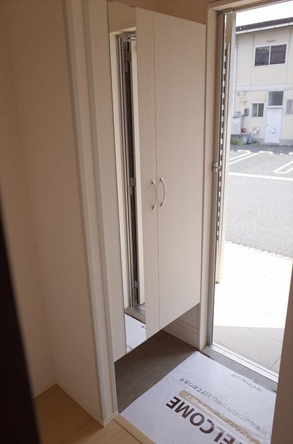 玄関　玄関トール収納