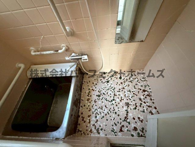 バス・シャワールーム　落ち着いた空間のお風呂です
