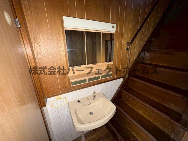 洗面設備　使いやすい独立洗面台です