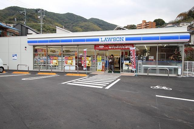 コンビニ　ローソン長崎高尾町店（コンビニ）まで319m