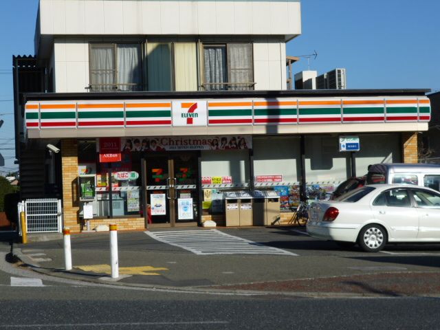 コンビニ　セブンイレブン（コンビニ）まで650m