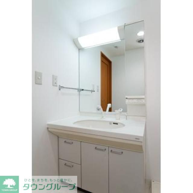 洗面設備　※写真は同タイプ住戸です。