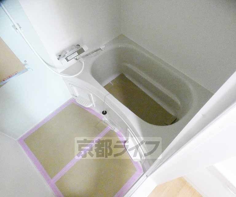 バス・シャワールーム　お風呂も改装済みです