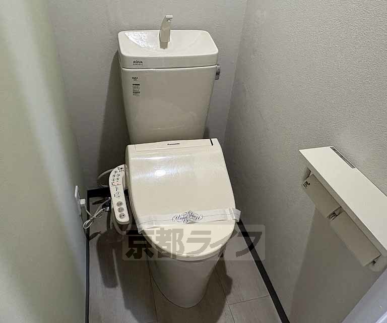 トイレ　ウォシュレット付き・