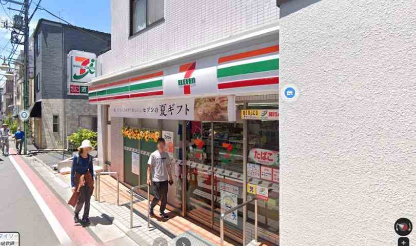 コンビニ　セブンイレブン（コンビニ）まで153m