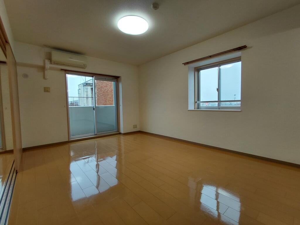 居室・リビング　（参考）他室の写真を使用しています。現況優先となります。