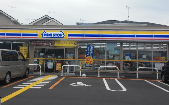 コンビニ　ミニストップ志木市中宗岡1丁目店（コンビニ）まで429m