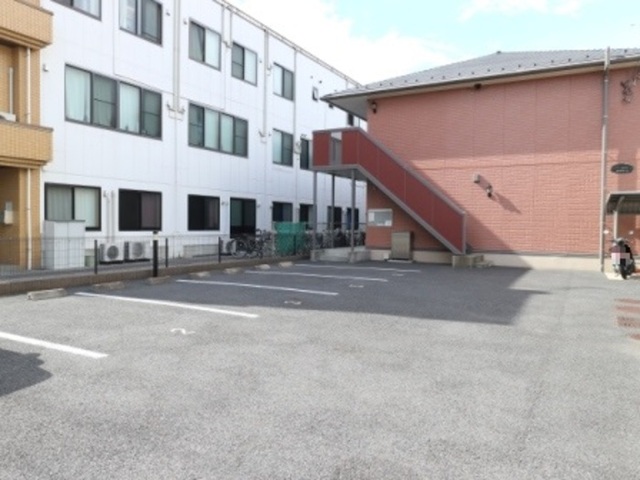 駐車場　駐車場