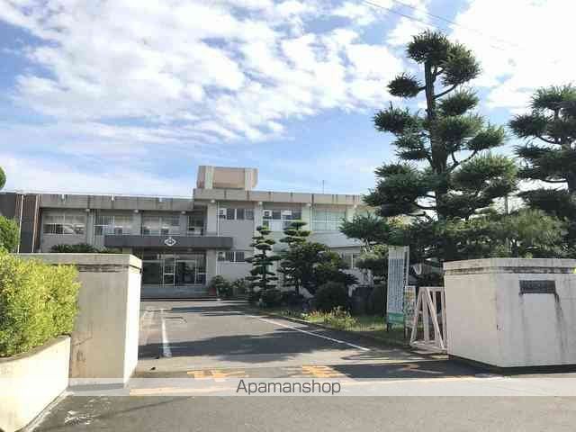 小学校　丸亀市立飯山北小学校（小学校）まで450m