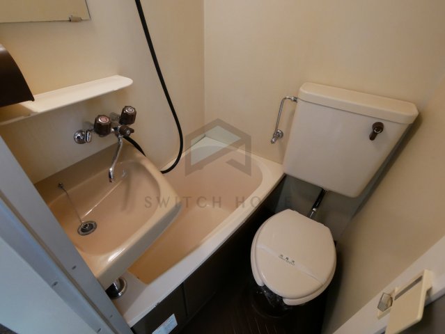 バス・シャワールーム　コンパクトで使いやすいお風呂です
