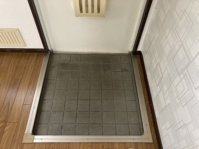 玄関　同物件別部屋