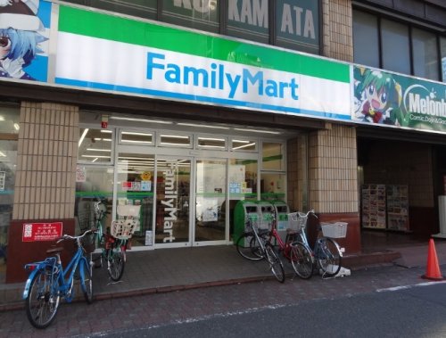 コンビニ　ファミリーマート 小浦蒲田駅西店（コンビニ）まで102m