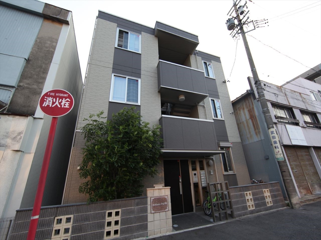 建物外観　外観　ホームセキュリティ加入　オートロック付　1フロア2部屋
