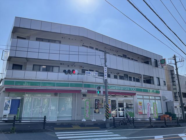 コンビニ　ローソンストア１００（コンビニ）まで273m
