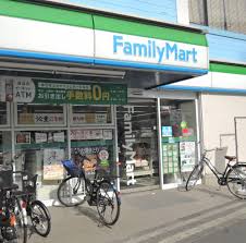 コンビニ　ファミリーマート 王子神谷駅前店（コンビニ）まで167m