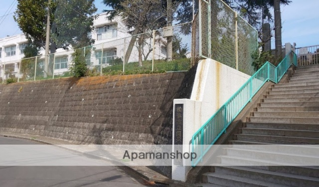 小学校　横浜市立岡津小学校（小学校）まで1632m