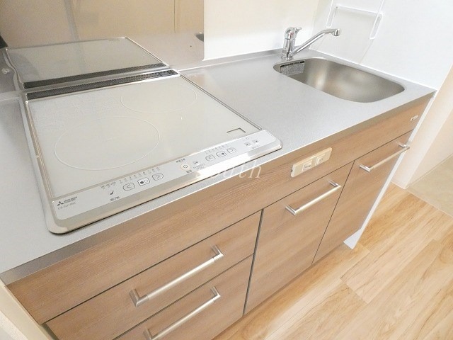 キッチン　お部屋により室内カラーが異なる場合がございます