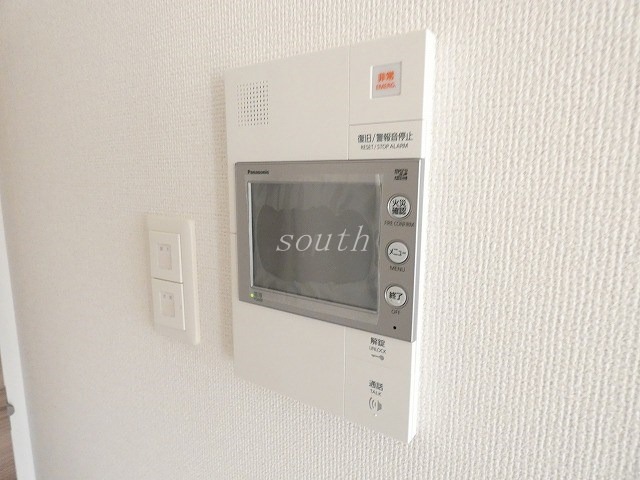 セキュリティ　お部屋により室内カラーが異なる場合がございます