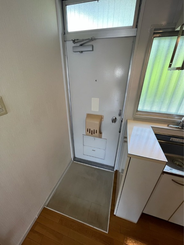 玄関　※他部屋写真使用