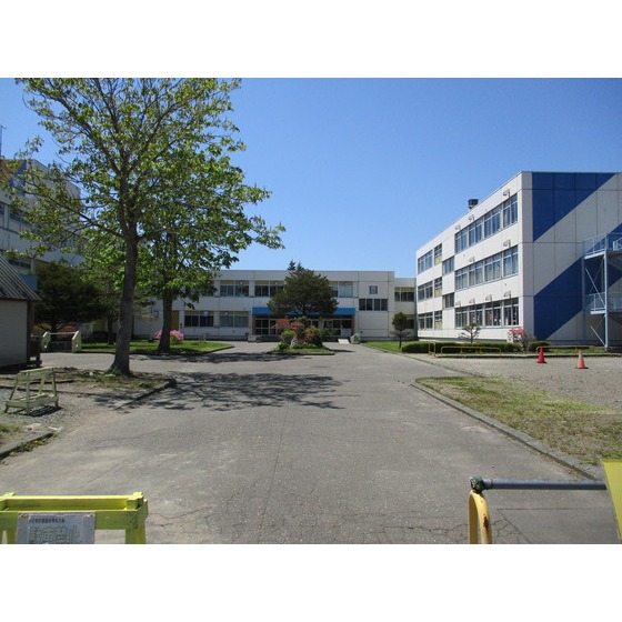 小学校　苫小牧市立豊川小学校（小学校）まで1674m