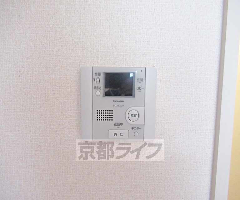 セキュリティ　鍵をかけたまま訪問者と会話ができます