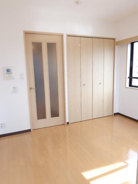 居室・リビング　2面採光角部屋