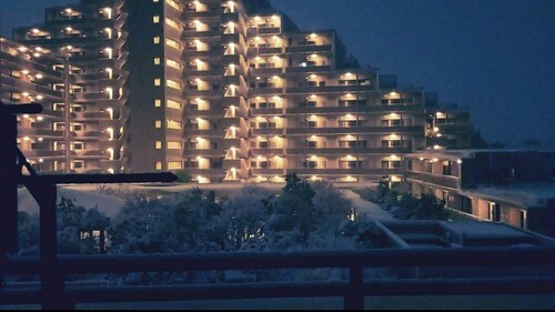 建物外観　建物外観(夜間)