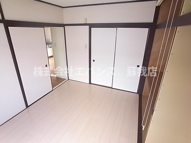 その他部屋・スペース　広くて明るい寝室