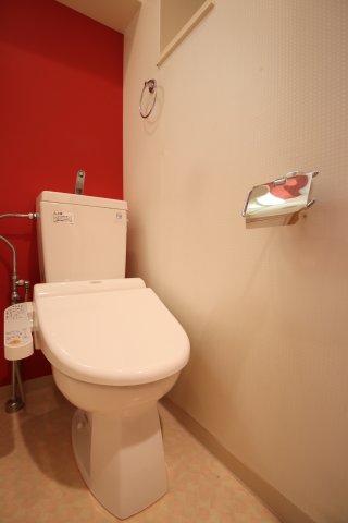 トイレ　別室の室内写真となります。