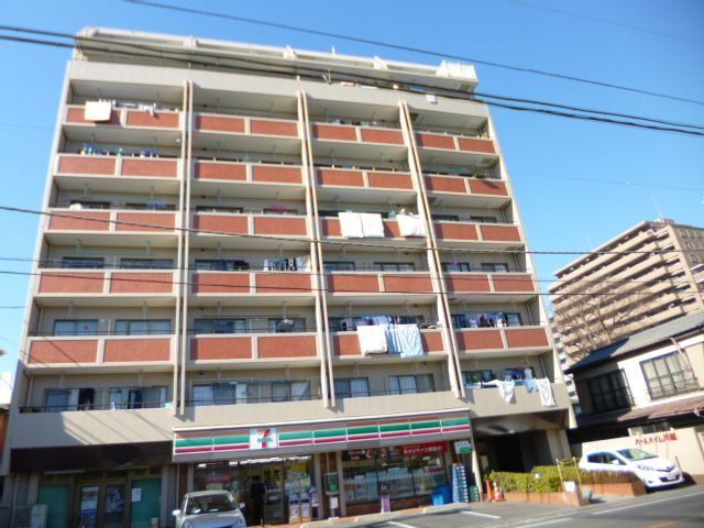 コンビニ　セブンイレブン（コンビニ）まで550m