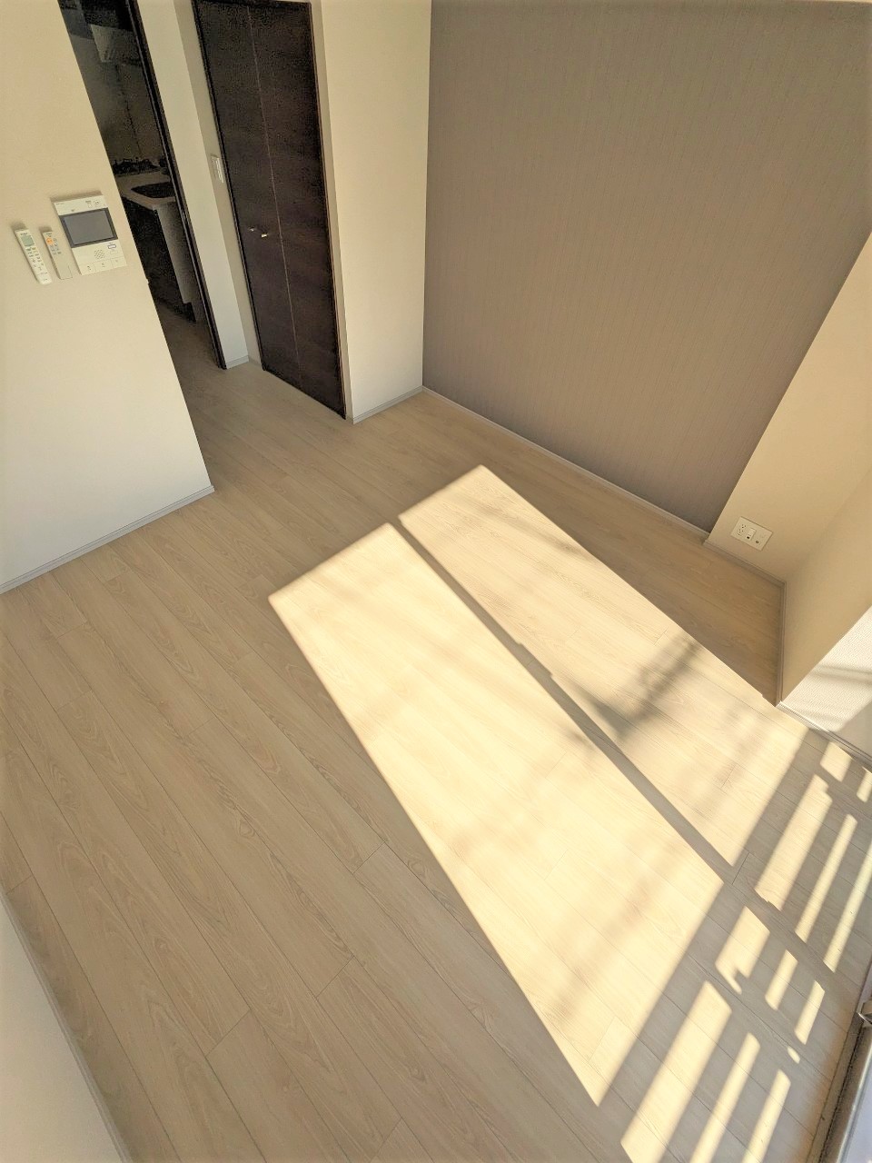 居室・リビング　※同建物、別部屋となります