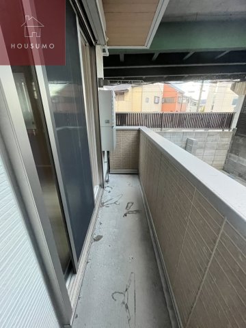 バルコニー　開放的で明るい空間を演出してくれるバルコニーです