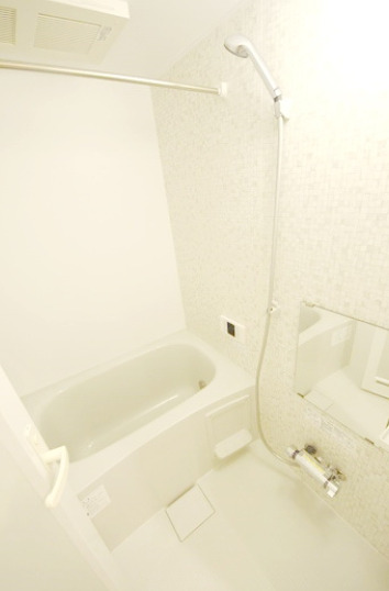 バス・シャワールーム　別部屋の画像を使用しております。