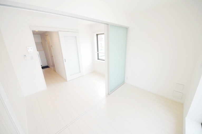 居室・リビング　別部屋の画像を使用しております。