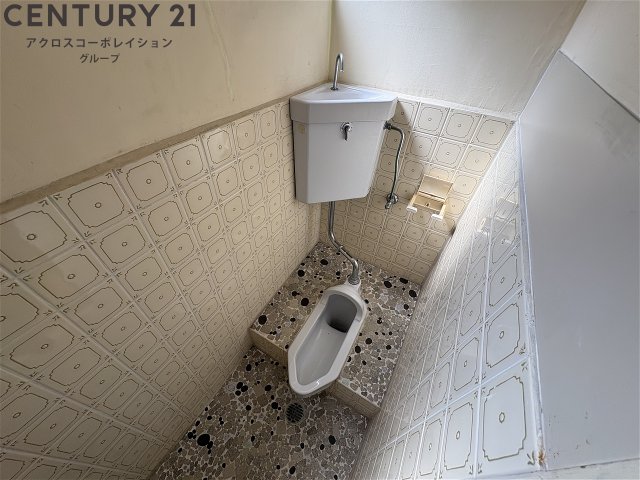 トイレ　シャワールームの中にあるので、掃除が簡単です！