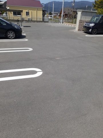 駐車場　駐車スペースもあります☆